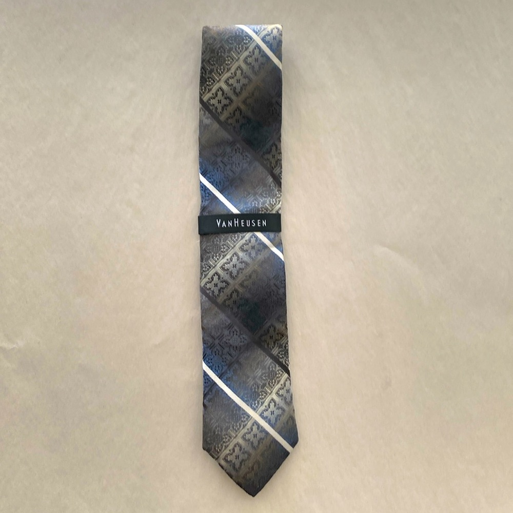 Van Heusen Shaded Classic Mens Silk Tie